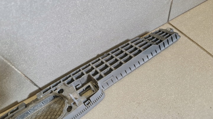 фото №9, Решётка воздуховод верхняя средняя audi a3 8p 8p0819635