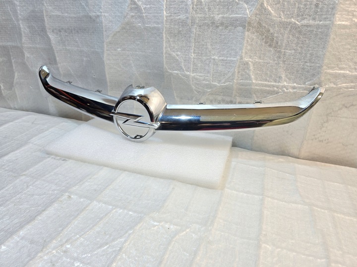 фото №4, Opel astra j рестайлинг планка хром решётка