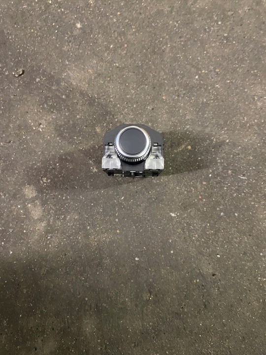 фото №1, Audi q3 83a переключатель громкости 83b919600