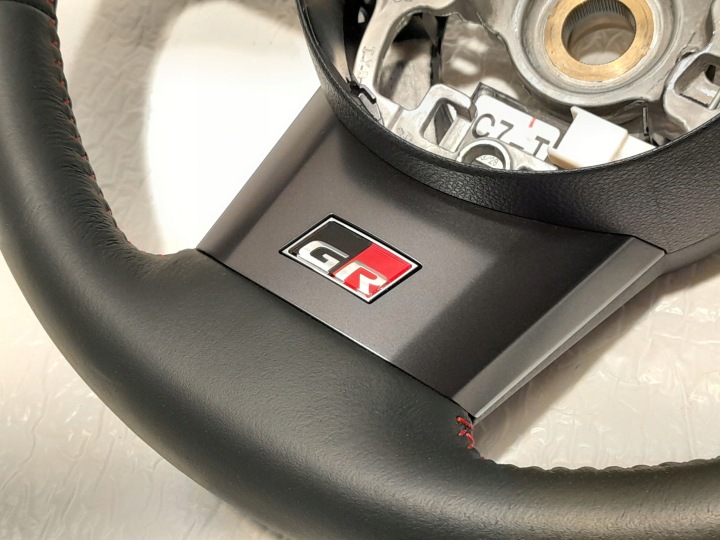 фото №6, Toyota yaris gr iv 4 руль многофункциональная кожа красная nić