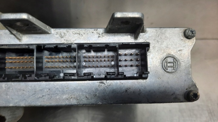 фото №6, Комп'ютер двигуна audi a4 b5 1.6b 96r 8d0907557b