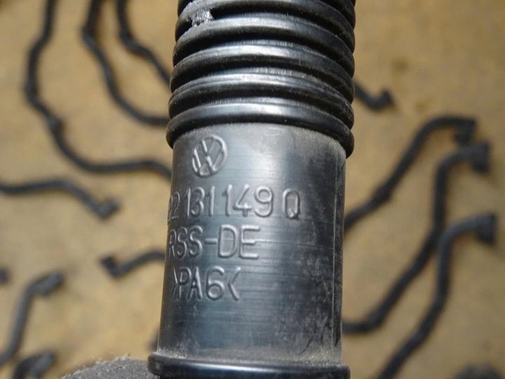 фото №8, Golf v r32 a3 8p 3.2 v6 трубка шланг вентиляція картера повітря 022131149s 022131149q