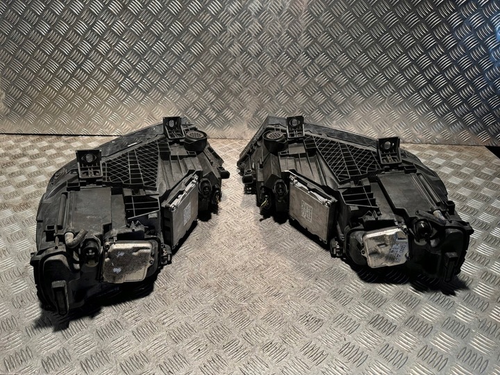 фото №8, Audi q7 4m лампа фара ксенон права перед правий передня 4m0941034