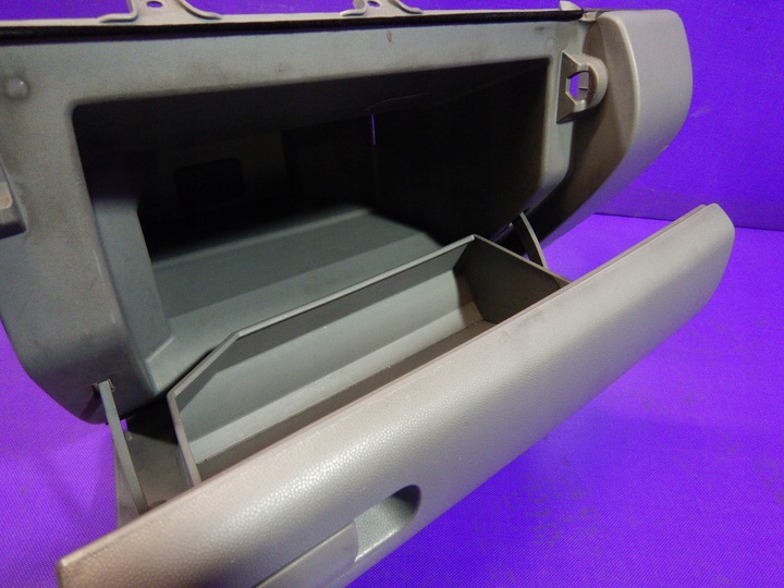 фото №4, Mazda 3 i bk 03-06 бардачок пасажира