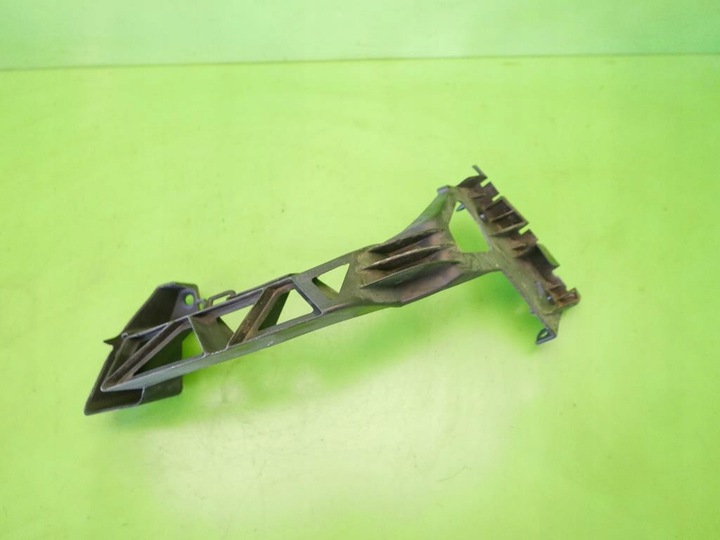 фото №2, Ковзун бампера праві зад peugeot 207 phi hb 3d 06-