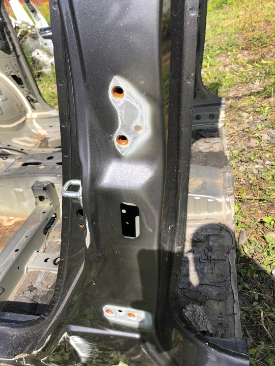 фото №3, Toyota yaris iv 2020- четверть стойка порог левый