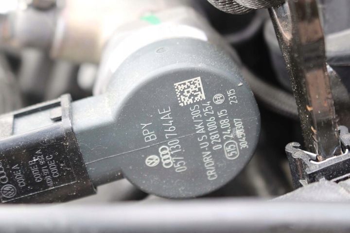 фото №11, Audi система топливный 3.0 tdi форсунки 059130277cp + планка 059130089bt 059130