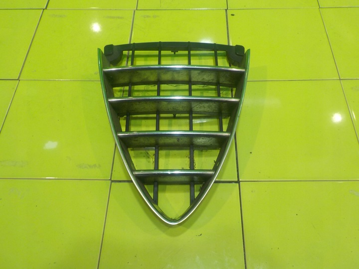 фото №1, Alfa romeo 159 2.2 jts 05r 4d решітка решітка радіатора