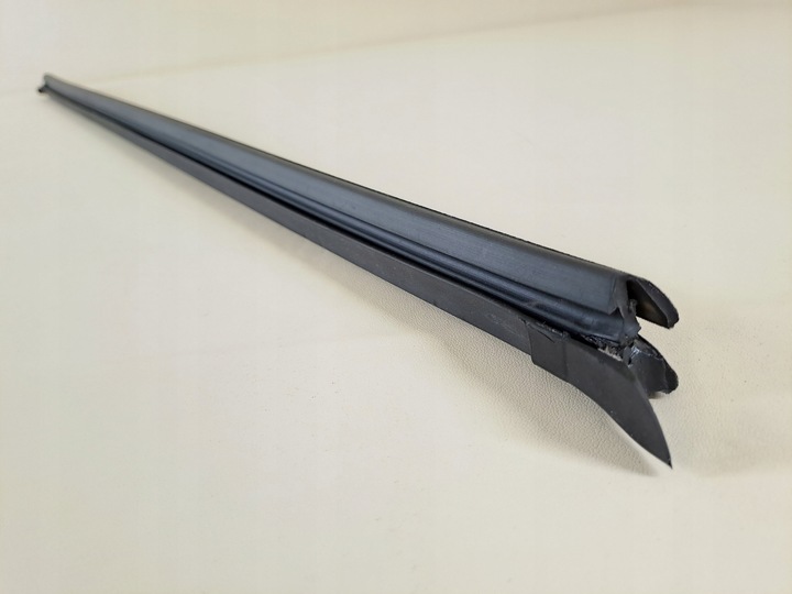 фото №1, Планка дверь внутренняя накладка левый перед hyundai i30 iii 3 рестайлинг 22r