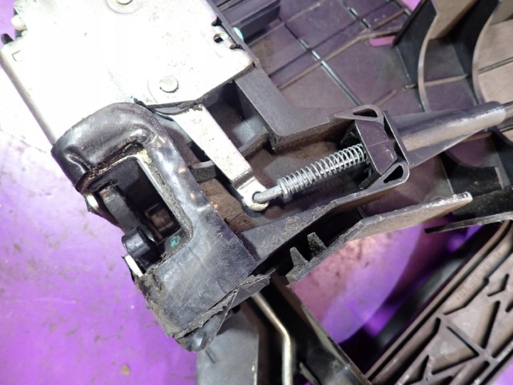 фото №5, Ford fiesta vi mk6 hb 3d 05-10 рестайлинг замок перед правое 2s51b219a64dj 4 pin