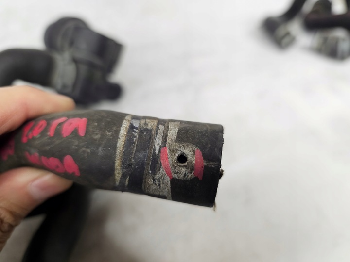 фото №9, Audi a4 b8 2.0 tdi шланг труба шланг води 8k1819350bb 1j0819809