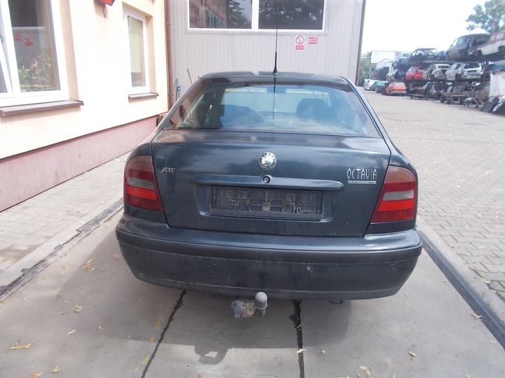 фото №7, Skoda octavia i liftback бампер tył+czujniki