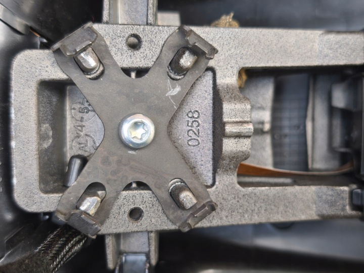 фото №10, Ford mondeo mk5 2.0 tdci зеркало внутренние камера заднего вида du5a-17e678-em