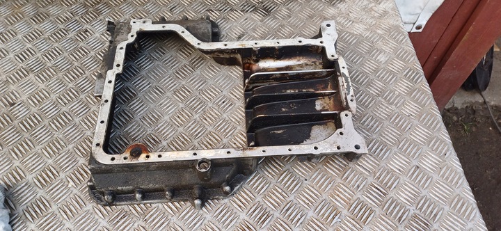 фото №2, Audi a6 c5 4.2 поддон масляная масла 077103603p