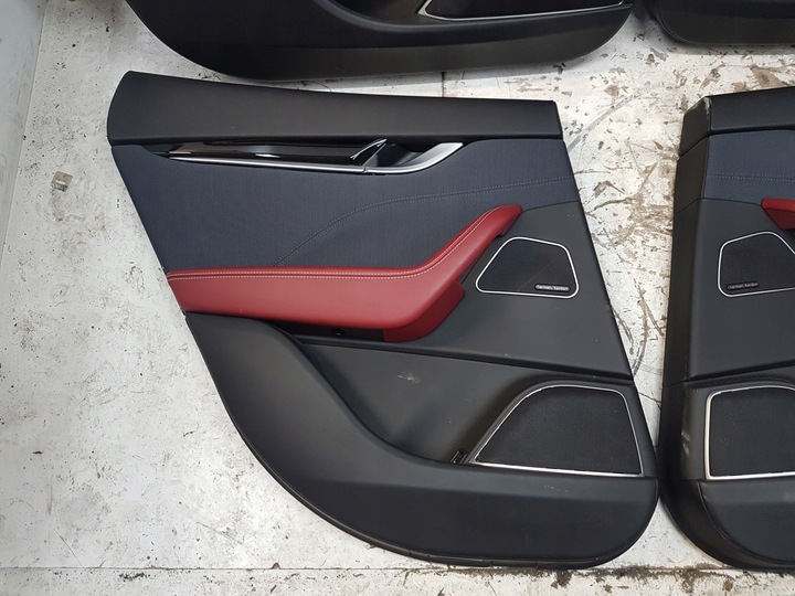 фото №3, Maserati levante боковина дверь обивка зад