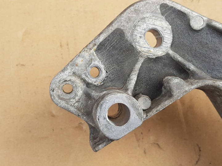 фото №11, Лапи подушки коробки / audi a2 1.4 tdi amf 75km / 8z0199565c / исправная