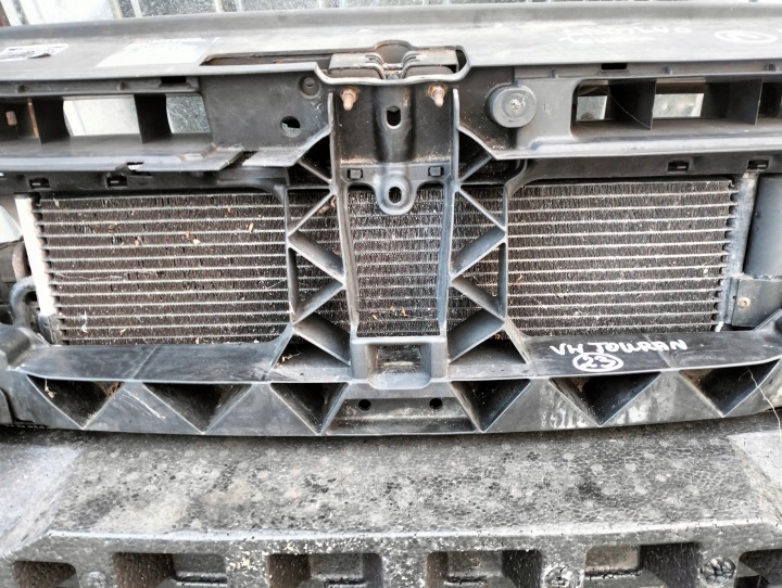 фото №6, Передняя панель vw touran i mk1 рестайлинг годы 2006-2010 1.9tdi 105km bxe механическая коробка передач