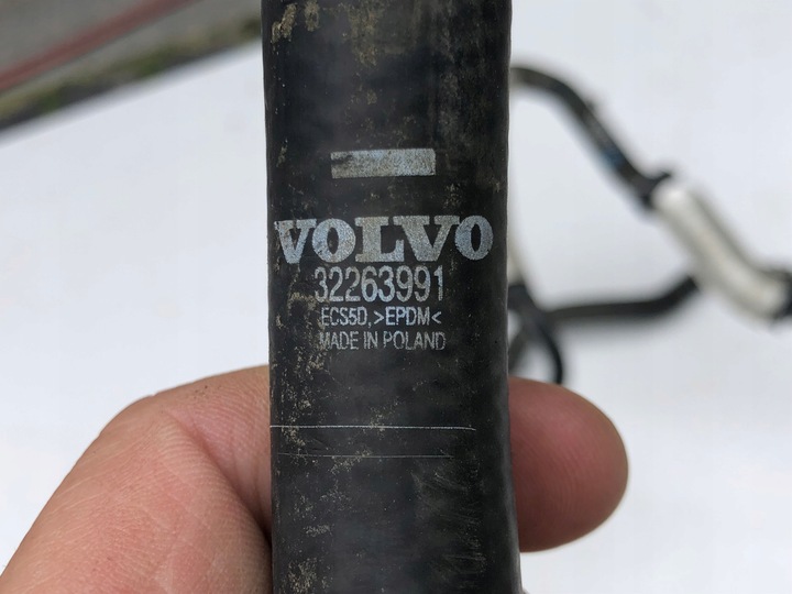 фото №5, Volvo v60 ii 2.0 t8 гібрид шланги води шланг 32263991 31368149 31686102