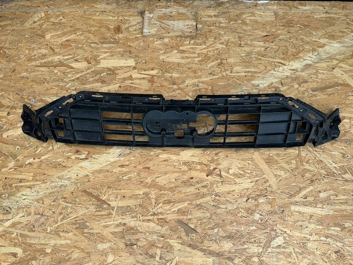 фото №10, Кріплення каркас решітка 4k0807233 audi a6 c8