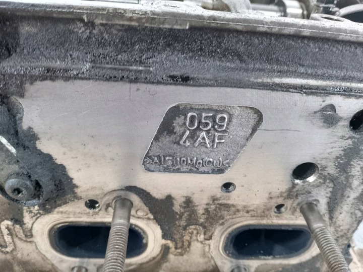 фото №8, Головка права audi a4 b7 2.7 tdi