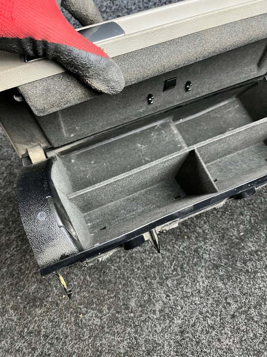 фото №9, Audi a3 8p sportback бардачок панелі розподільчої 8p1857035b