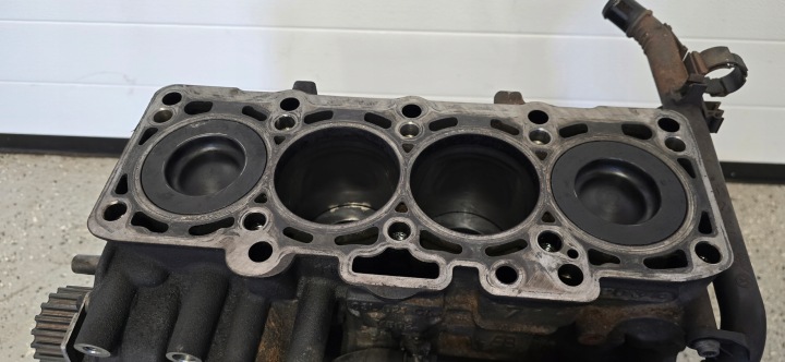 фото №8, Комплектний blok низ двигуна vw skoda seat audi 2.0 tdi 140km cff 03l021ca