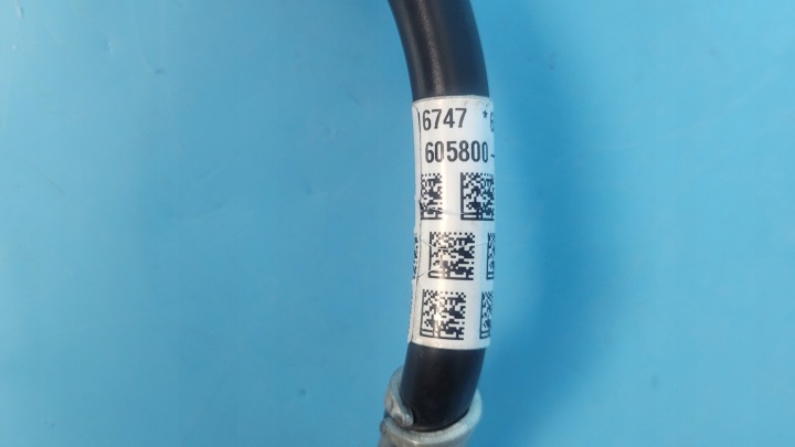 фото №11, Bmw 5' g31 518d touring 18r клема мінус трубка  акумулятора 6840519