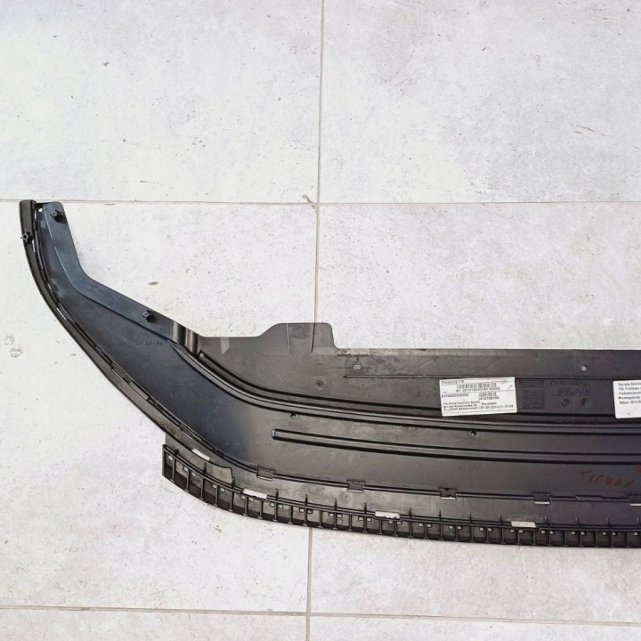 фото №10, Молдинг бампера перед vw golf vii 5g0805915b nr137