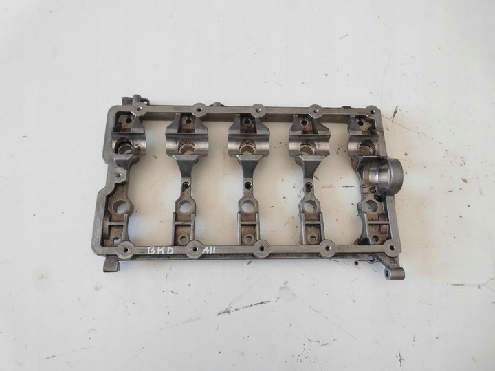 фото №1, Крышка валов a3 8p altea passat b6 eos 2.0tdi