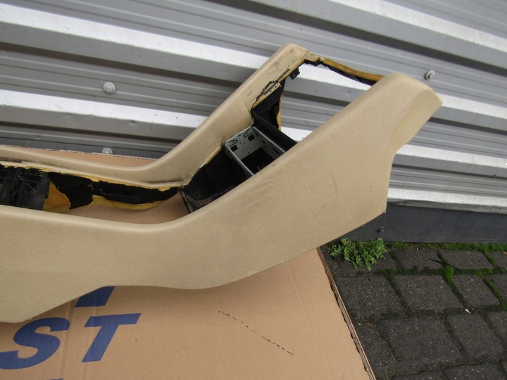 фото №12, 11 mercedes w124 тунель середній кремовий вузька планка 88'