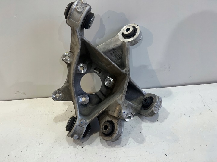 фото №1, Поворотна опора зад права tesla модель y