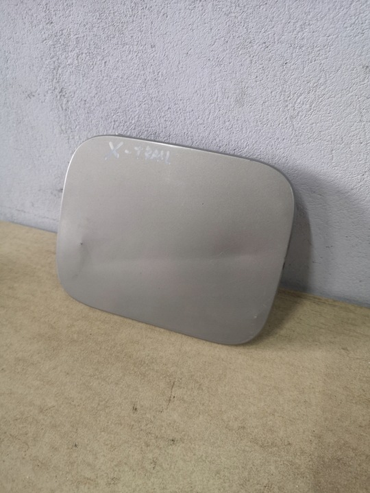 фото №1, Крышка топлива серебряная nissan x-trail t30