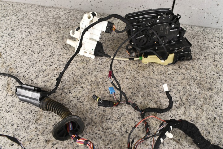 фото №15, Bmw 7 g11 g12 замок двері замки доводчик soft close softclose sca