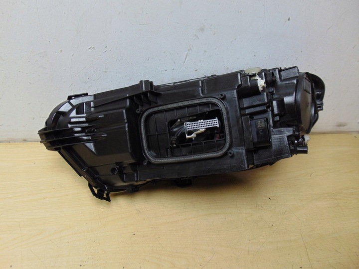 фото №11, Лампа права перед mercedes cla w118 європа