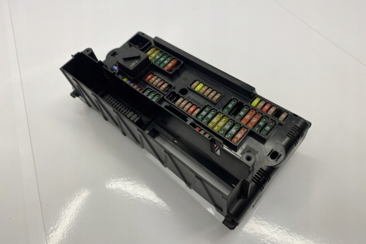 фото №7, Коробка запобіжників bmw 5 f10 9234421 2.0l дизель 135kw 2010