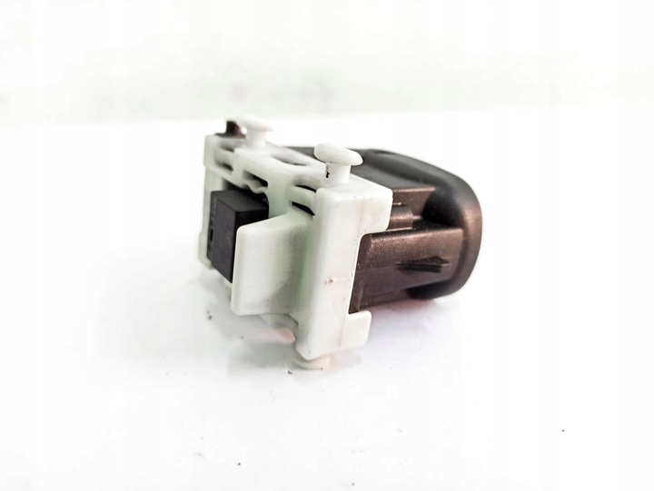 фото №10, Mercedes-benz c w203 2004 зад сторона правая панели управление, переключатели