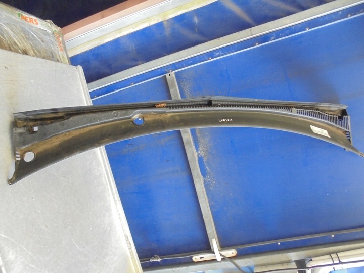 фото №2, Панель під лобовим склом ford fiesta mk5 1,3b