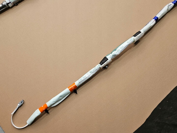 фото №9, Шторка левая правая audi a4 b9 8w универсал 8w9880741d 8w9880742d демонтаж оригинал