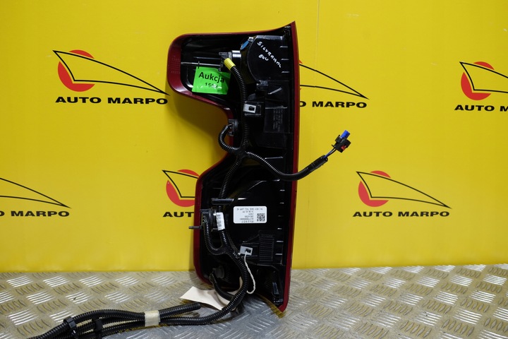 фото №11, Chevrolet silverado 1500 2500 2020- лампа зад права usa