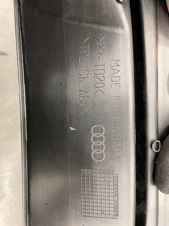 фото №7, Панель под лобовым стеклом q3 rsq3 83a оригинал 83b819403a