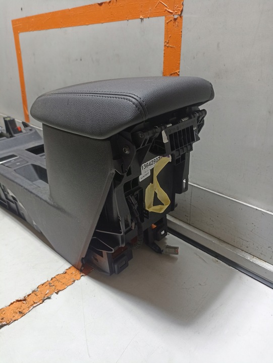 фото №9, Ford focus mk4 подлокотник туннель средний