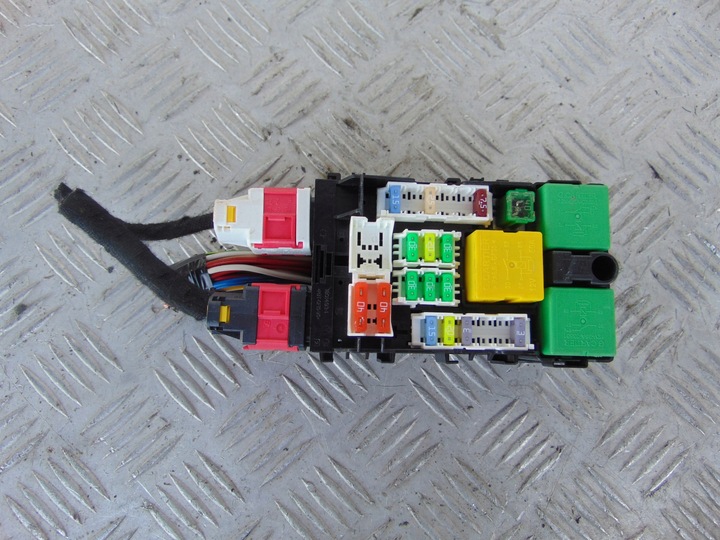 фото №1, Opel grandland коробка предохранителей