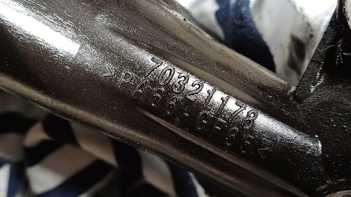 фото №5, Mercedes w212 2.2 cdi лапи корпус основа фільтра масла 70321178