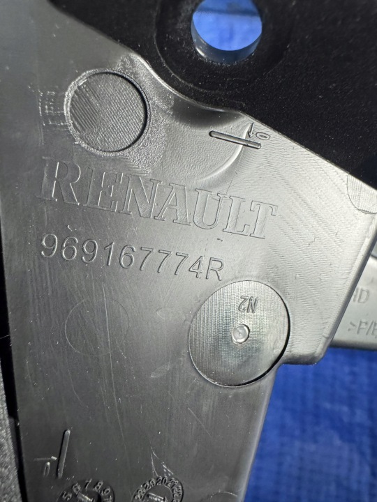 фото №6, Рамка защита зарядным устройством indukcyjnej renault megane v e-tech 969167774r 2023