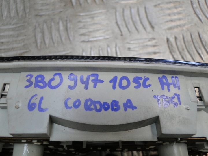 фото №4, Лампа потолок seat cordoba 6l 3b0947105c