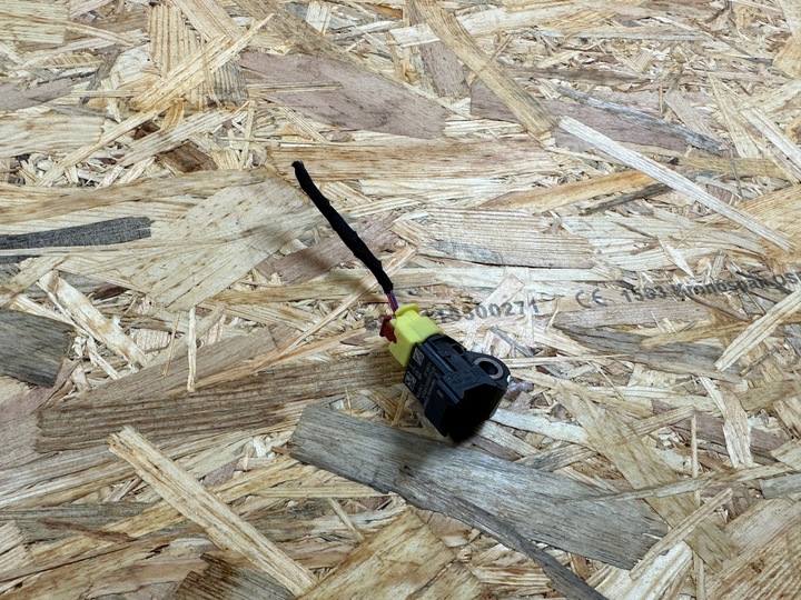 фото №8, Датчик ударный audi e-tron 4ke959345a