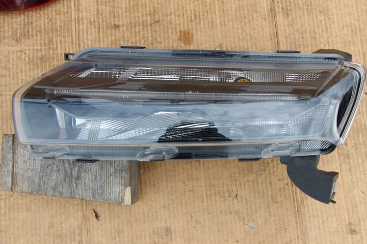 фото №12, Лампа верхняя поворотник левый левая перед led drl spring оригинал 2021+