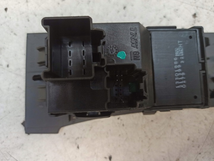 фото №10, Opel astra iv j панель стёкла правые перед 13301886