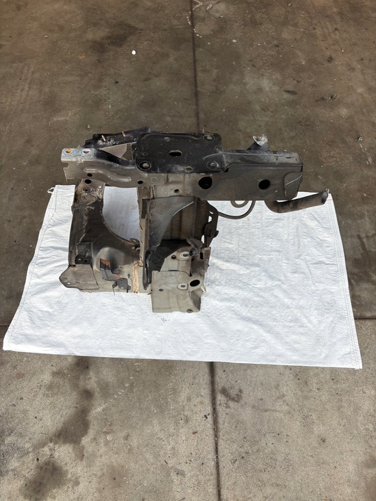 фото №7, Renault megane iii 3 четверть лонжерон левая передняя перед