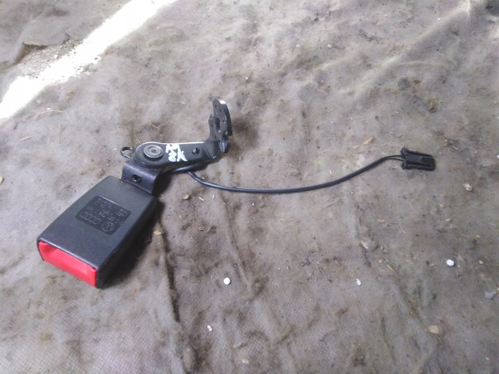 фото №1, Audi a1 8x застібка ременя bezpiecz зад l/p 10r 8x0857739c